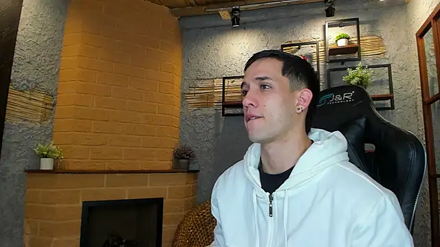 Snapshot of alexgiraldo_ chatting on March 2025 11:14:02 AM alexgiraldo online show from March 2025 11:14:02 AM