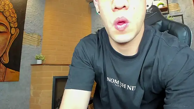 Snapshot of alexgiraldo_ chatting on March 2025 11:21:01 AM alexgiraldo online show from March 2025 11:21:01 AM