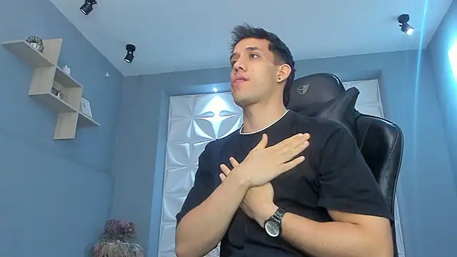 Snapshot of alexgiraldo_ chatting on March 2025 02:33:02 PM alexgiraldo online show from March 2025 02:33:02 PM