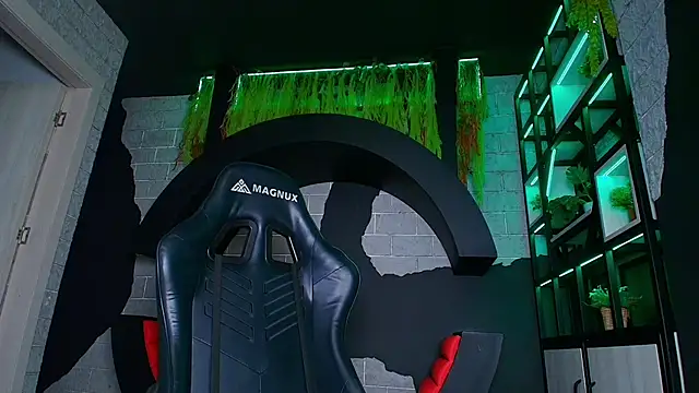 Snapshot of alexgiraldo_ chatting on March 2025 11:22:02 AM alexgiraldo online show from March 2025 11:22:02 AM