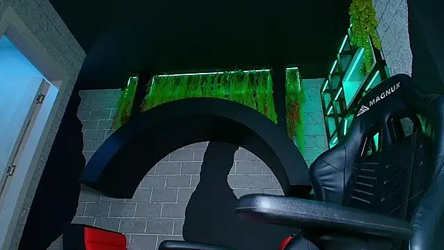 Snapshot of alexgiraldo_ chatting on March 2025 05:52:01 PM alexgiraldo online show from March 2025 05:52:01 PM