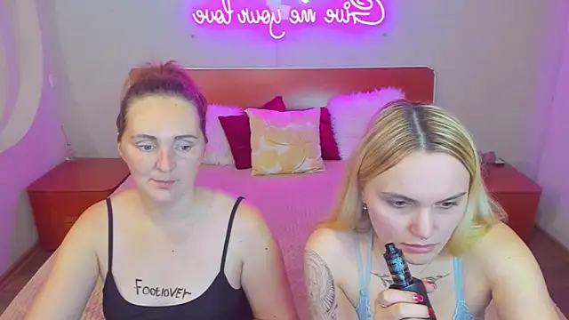 Snapshot of MagicEyess chatting on November 2025 06:21:02 PM MagicEyess online show from November 2025 06:21:02 PM