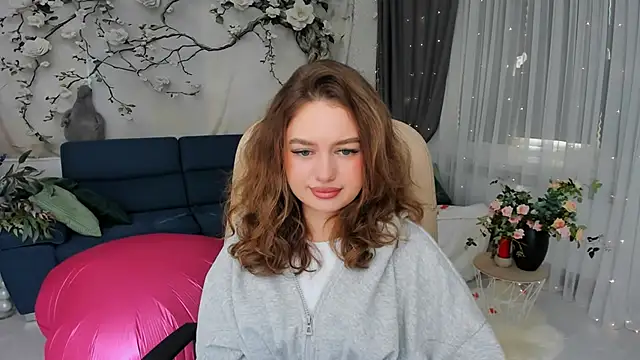 MiracleCurly online show from February 2026 10:12:01 AM