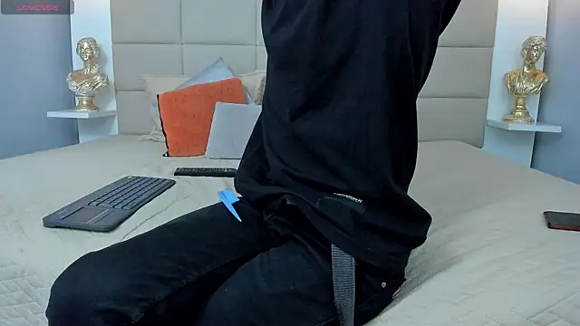 Hecatee 77 online show from April 2026 08:20:01 PM