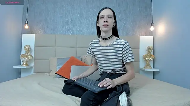 Hecatee 77 online show from April 2026 07:04:02 PM