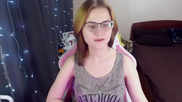 Snapshot of MissBrightShine chatting on February 2025 12:47:02 PM MissBrightShine online show from February 2025 12:47:02 PM