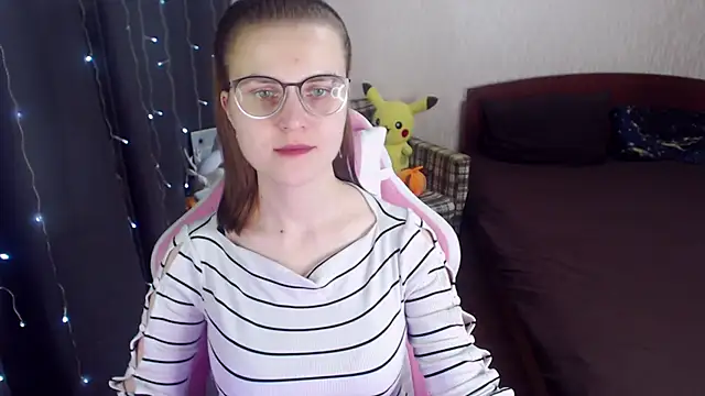 Snapshot of MissBrightShine chatting on February 2025 12:48:02 PM MissBrightShine online show from February 2025 12:48:02 PM