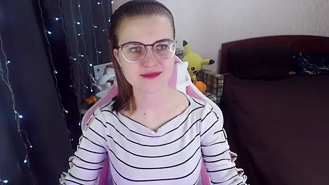 Snapshot of MissBrightShine chatting on February 2025 10:08:02 AM MissBrightShine online show from February 2025 10:08:02 AM