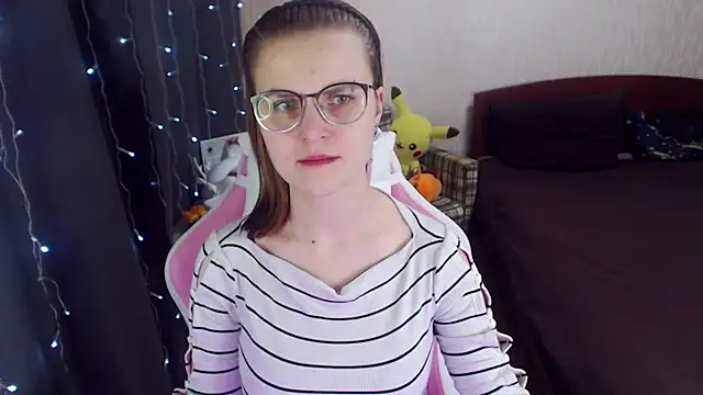 Snapshot of MissBrightShine chatting on February 2025 01:11:02 PM MissBrightShine online show from February 2025 01:11:02 PM