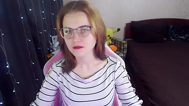 Snapshot of MissBrightShine chatting on February 2025 09:56:02 AM MissBrightShine online show from February 2025 09:56:02 AM