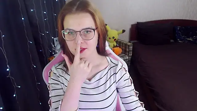 Snapshot of MissBrightShine chatting on February 2025 01:01:01 PM MissBrightShine online show from February 2025 01:01:01 PM