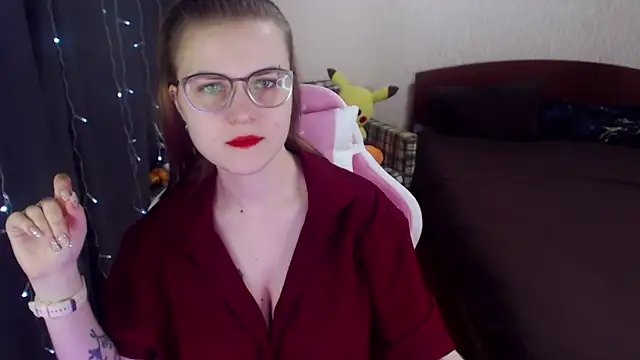 Snapshot of MissBrightShine chatting on February 2025 09:51:02 AM MissBrightShine online show from February 2025 09:51:02 AM