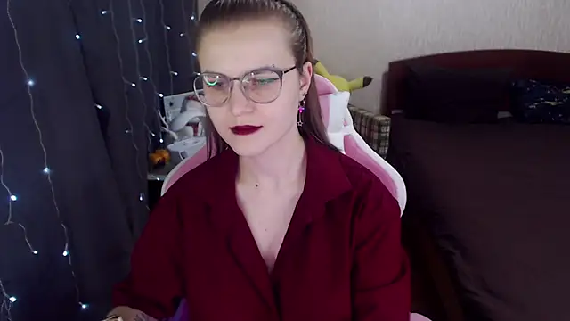 Snapshot of MissBrightShine chatting on February 2025 03:47:02 PM MissBrightShine online show from February 2025 03:47:02 PM