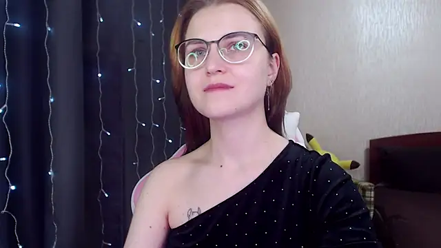 Snapshot of MissBrightShine chatting on February 2025 04:12:02 PM MissBrightShine online show from February 2025 04:12:02 PM