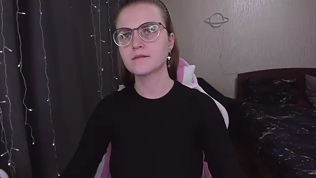 Snapshot of MissBrightShine chatting on March 2025 01:14:02 PM MissBrightShine online show from March 2025 01:14:02 PM