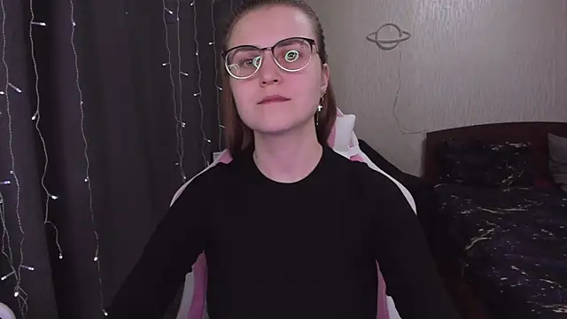 Snapshot of MissBrightShine chatting on March 2025 04:17:02 PM MissBrightShine online show from March 2025 04:17:02 PM