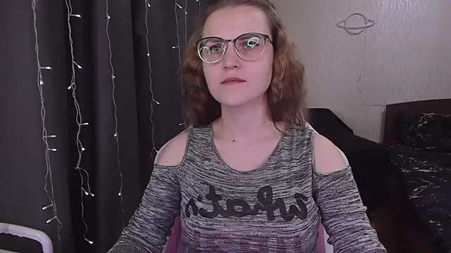 Snapshot of MissBrightShine chatting on March 2025 12:26:01 PM MissBrightShine online show from March 2025 12:26:01 PM