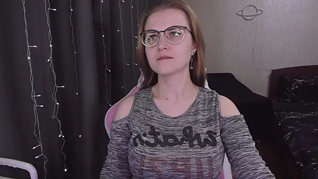 Snapshot of MissBrightShine chatting on March 2025 02:59:02 PM MissBrightShine online show from March 2025 02:59:02 PM