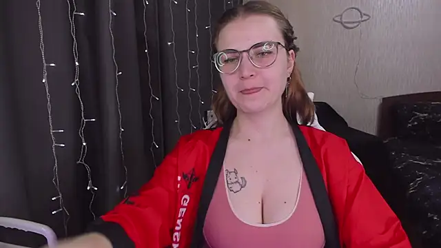 Snapshot of MissBrightShine chatting on March 2025 03:29:02 PM MissBrightShine online show from March 2025 03:29:02 PM