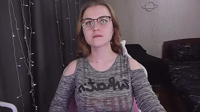 Snapshot of MissBrightShine chatting on March 2025 04:29:02 PM MissBrightShine online show from March 2025 04:29:02 PM