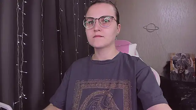 Snapshot of MissBrightShine chatting on October 2025 11:56:02 AM MissBrightShine online show from October 2025 11:56:02 AM