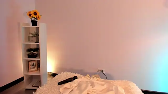  aish a  online show from February 2025 10:53:02 PM