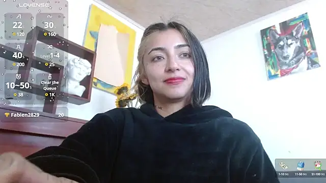 Snapshot of ZoeBakers_ chatting on February 2025 01:32:01 PM ZoeBakers online show from February 2025 01:32:01 PM