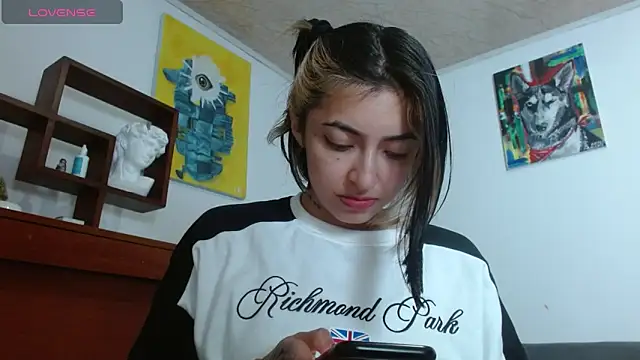 Snapshot of ZoeBakers_ chatting on March 2025 08:44:01 AM ZoeBakers online show from March 2025 08:44:01 AM