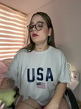 Snapshot of Zoe_olsen chatting on April 2026 05:50:02 PM Zoe olsen online show from April 2026 05:50:02 PM