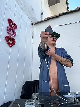 Snapshot of PeterGrandee chatting on February 2025 10:34:01 PM PeterGrandee online show from February 2025 10:34:01 PM