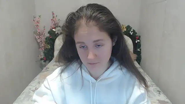 Holliy Cooper online show from January 2025 10:06:02 AM