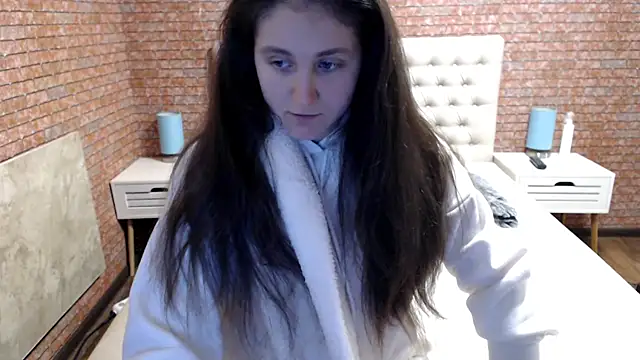 Holliy Cooper online show from January 2025 06:10:02 PM