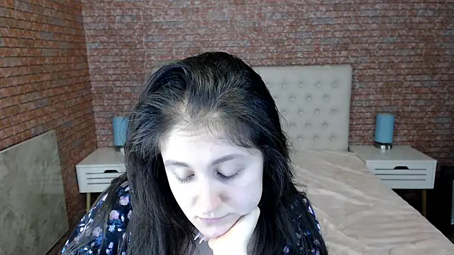 Holliy Cooper online show from January 2025 12:37:02 PM