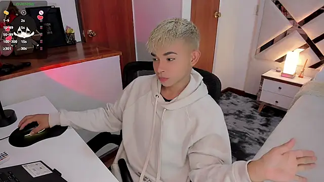 Austin connor  online show from December 2024 10:13:02 PM