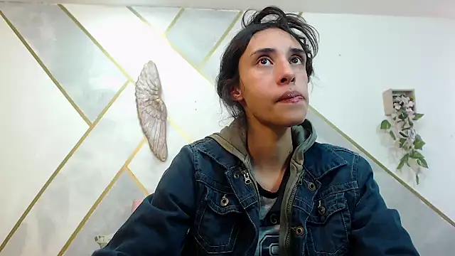 RoxanaCyrano  online show from December 2025 08:16:02 PM