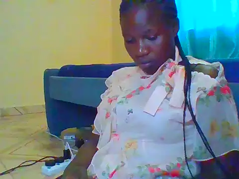 Snapshot of prettychic5 chatting on April 2026 09:21:02 AM prettychic5 online show from April 2026 09:21:02 AM