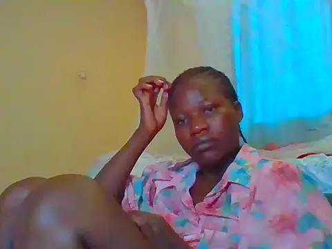 Snapshot of prettychic5 chatting on April 2026 06:13:01 AM prettychic5 online show from April 2026 06:13:01 AM