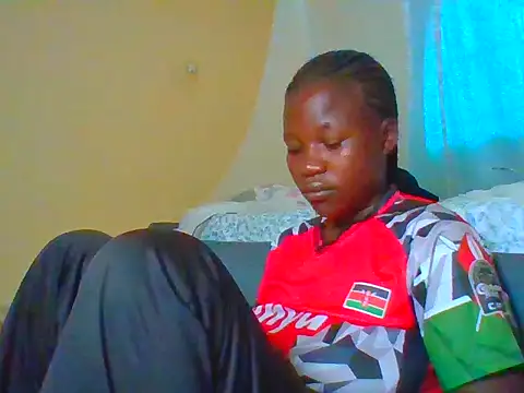 Snapshot of prettychic5 chatting on April 2026 05:47:01 AM prettychic5 online show from April 2026 05:47:01 AM