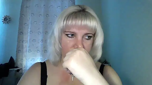 MeilomaWesa online show from October 2025 12:18:02 PM