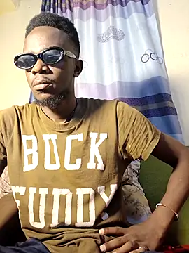 Snapshot of BIGDICKMULLAH chatting on February 2026 04:40:02 PM BIGDICKMULLAH online show from February 2026 04:40:02 PM