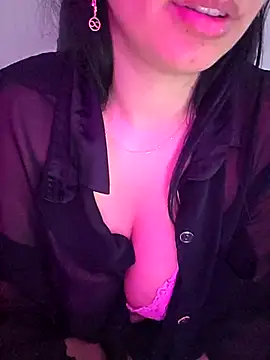 Snapshot of Zeina2024 chatting on April 2026 07:14:01 PM Zeina2024 online show from April 2026 07:14:01 PM