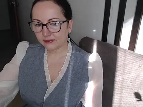 Alma44 online show from March 2026 07:14:02 AM