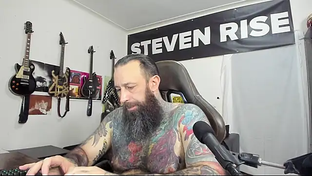 Snapshot of StevenRiseNYC chatting on January 2025 03:41:01 AM StevenRiseNYC online show from January 2025 03:41:01 AM