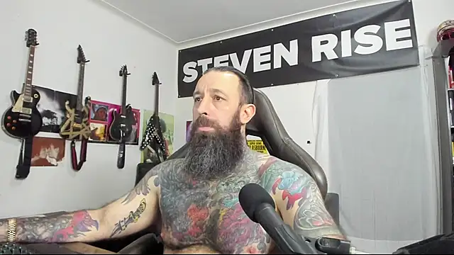 Snapshot of StevenRiseNYC chatting on February 2025 02:26:02 AM StevenRiseNYC online show from February 2025 02:26:02 AM