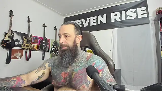 Snapshot of StevenRiseNYC chatting on February 2025 02:13:02 PM StevenRiseNYC online show from February 2025 02:13:02 PM