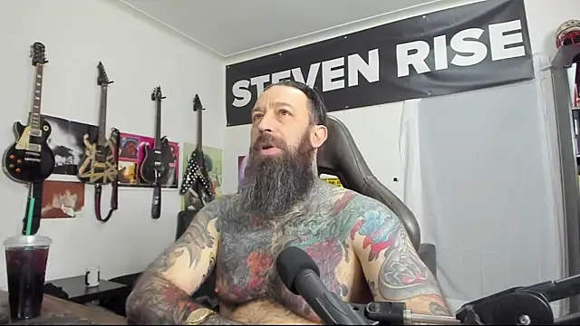 Snapshot of StevenRiseNYC chatting on February 2025 01:08:02 PM StevenRiseNYC online show from February 2025 01:08:02 PM