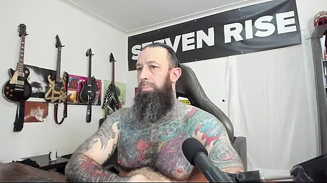 Snapshot of StevenRiseNYC chatting on February 2025 07:52:02 PM StevenRiseNYC online show from February 2025 07:52:02 PM