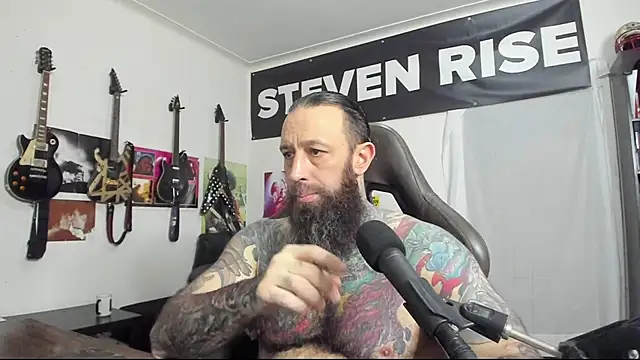 Snapshot of StevenRiseNYC chatting on February 2025 04:05:01 AM StevenRiseNYC online show from February 2025 04:05:01 AM