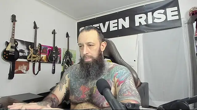 Snapshot of StevenRiseNYC chatting on February 2025 01:37:01 AM StevenRiseNYC online show from February 2025 01:37:01 AM