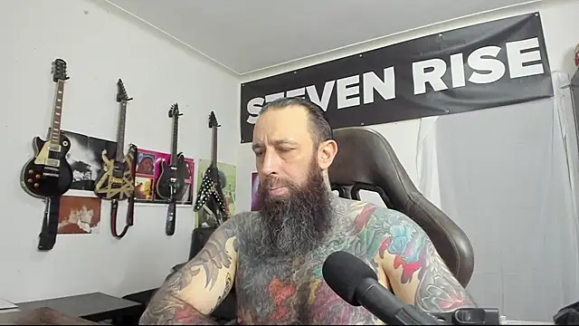 Snapshot of StevenRiseNYC chatting on February 2025 03:37:02 AM StevenRiseNYC online show from February 2025 03:37:02 AM